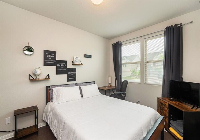 Building Photo - 111 Lyrebird Ln