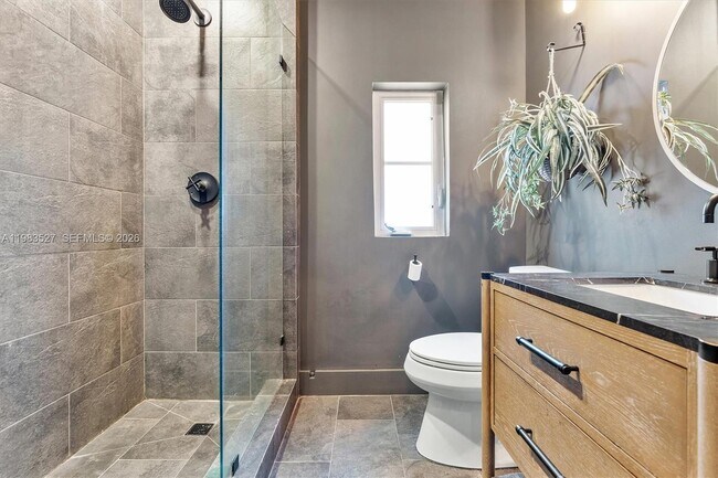 Building Photo - 1024 Lenox Ave.