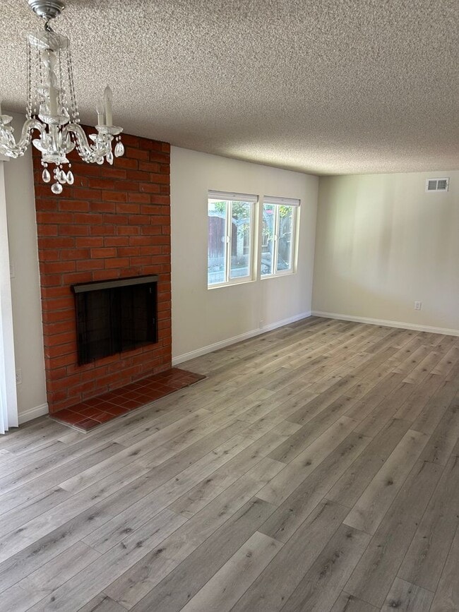 Building Photo - Beautiful Remodeled 3 bedroom 2 bath single family home Chula Vista! Ready for move in 1/17/2026!