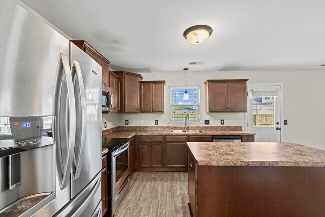 Building Photo - 707 Pandion Ct