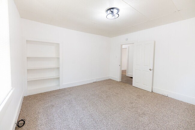 Building Photo - Move-In Ready 4BR Home with Large Backyard