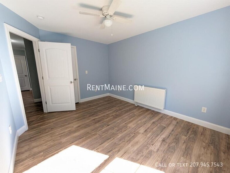 Building Photo - 13 Basketball Ct