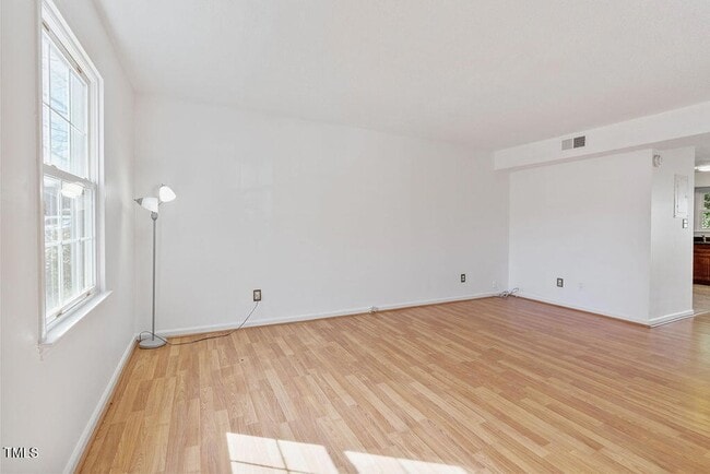 Building Photo - 1020 Nottingham Ct