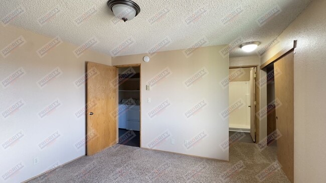 Building Photo - Townhouse in Westover