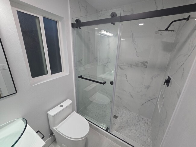 Building Photo - Beautiful new ADU for lease