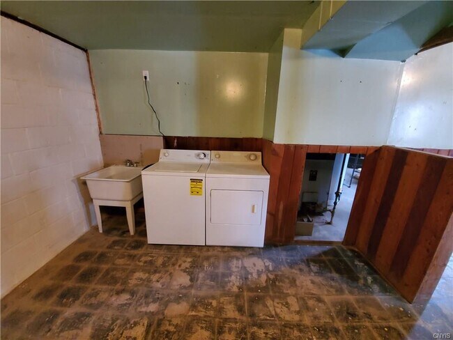 Building Photo - 1008 Hudson St