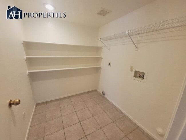 Building Photo - 7203 W Kimberly Way