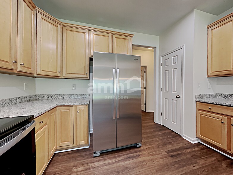Building Photo - 1140 Boxelder Ln