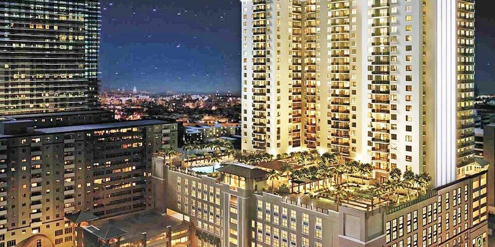 Building Photo - 999 SW 1st Ave