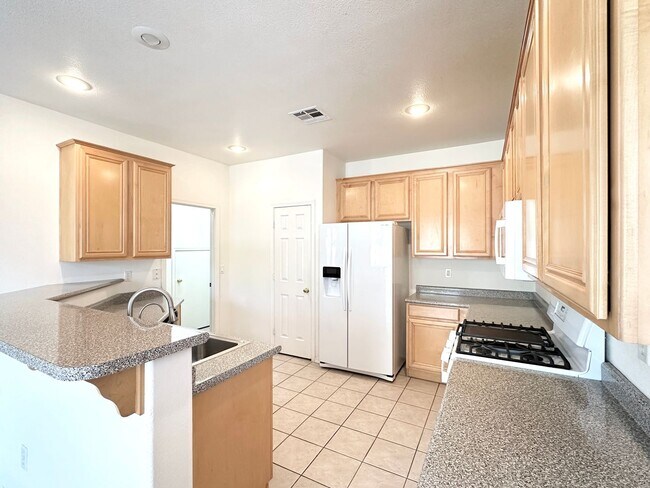 Building Photo - 11238 Tribiani Ave