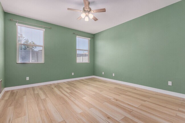 Building Photo - Beautifully Updated Home in Desirable Buck...