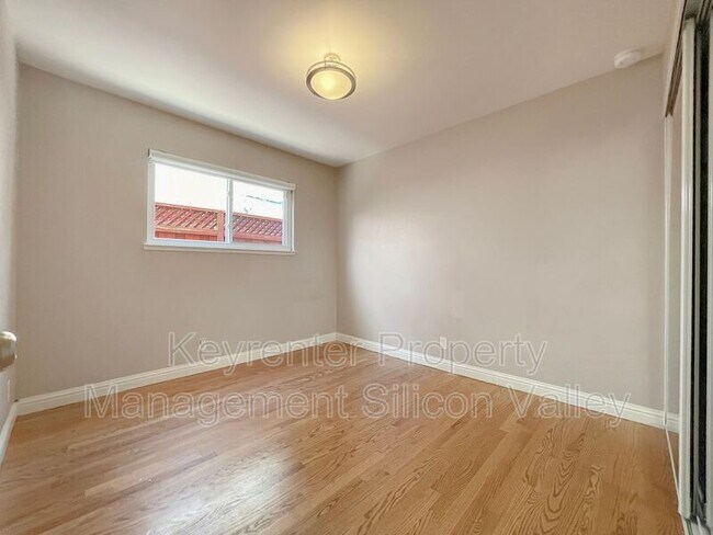 Building Photo - 2261 Plummer Ave