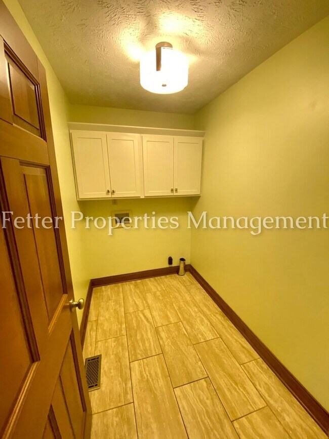 Building Photo - Beautiful 3 Bedroom Northside Home!