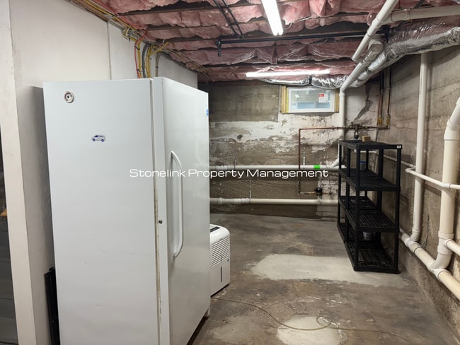 Building Photo - Fully Renovated Condo For Rent in West War...