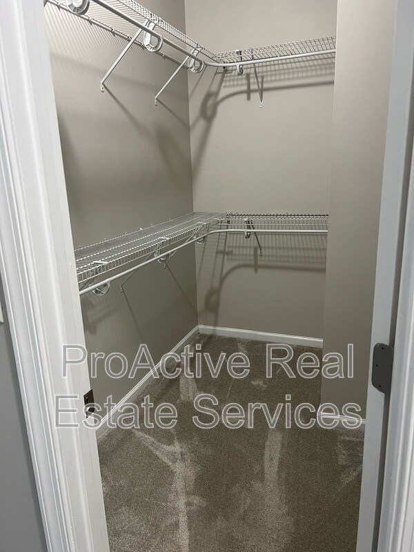 Building Photo - 305 Herons Cove