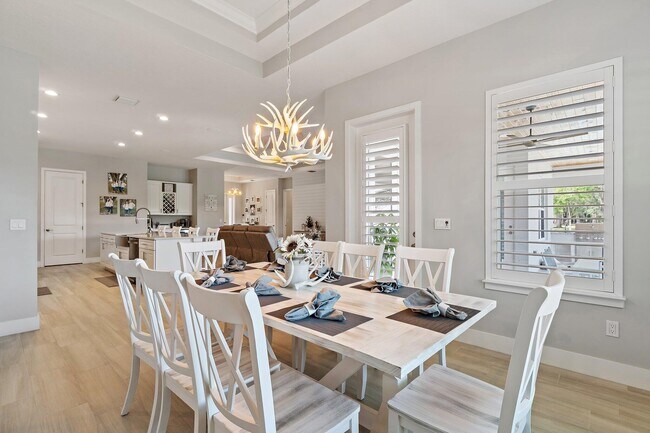 Building Photo - 12955 SW Kanner Hwy