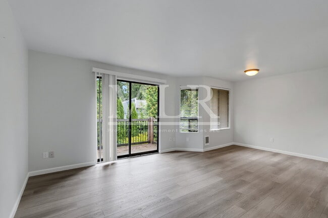Primary Photo - 1700 Lake Park Dr SW