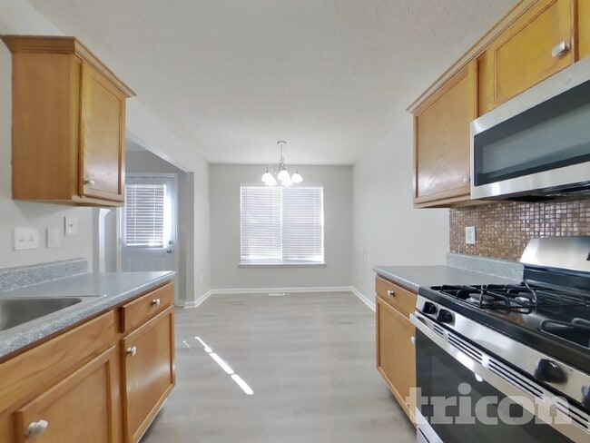 Building Photo - 3350 Slate Dr