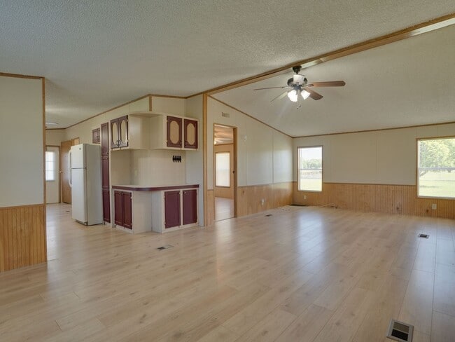 Building Photo - 3 Bedroom Single Family Home in Lady Lake