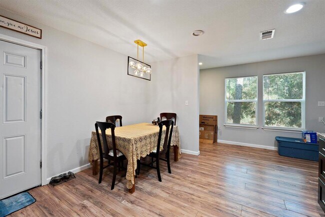 Building Photo - 119 N Kanaio Dr