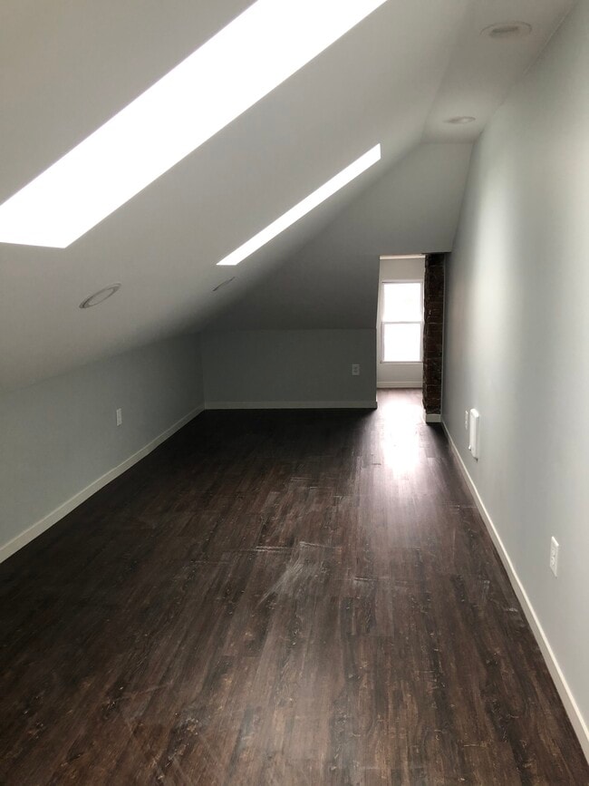 Building Photo - 1515-1517 Summit Street