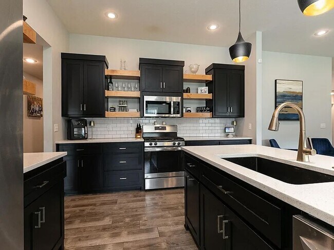 Building Photo - Your Dream Home Just Hit the Market – Don’t Miss Out!