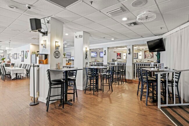 Building Photo - 3871 Via Poinciana