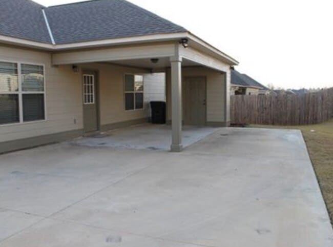 Building Photo - 2451 Waterstone Cir
