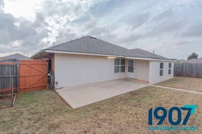Building Photo - Stunning 3-Bedroom Home in OKC with Modern...