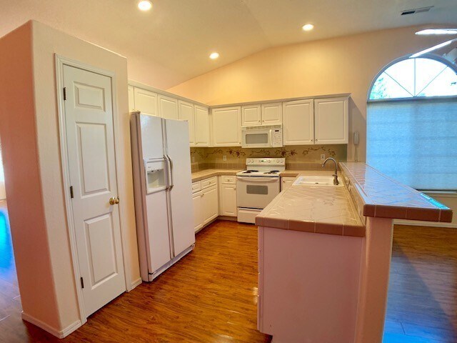 Building Photo - Unique 4 Bedroom Home- Minutes to Vancouve...