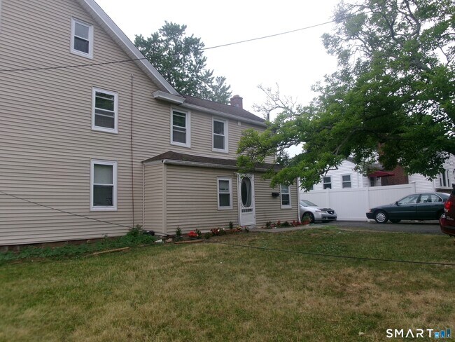 Building Photo - 188 Hemingway Ave
