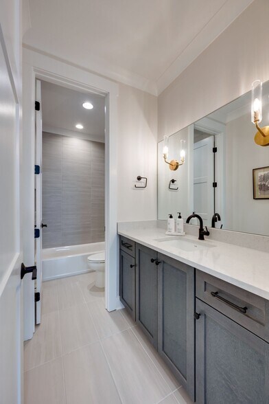 Building Photo - 3066 Long Br Cir