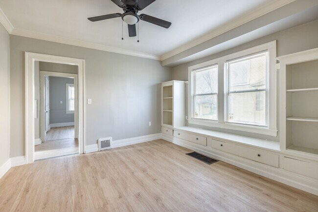 Building Photo - 3218 E 117th St