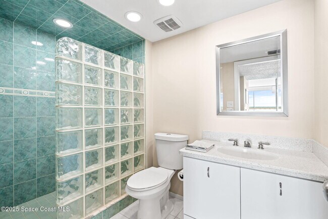 Building Photo - 877 N Hwy A1A