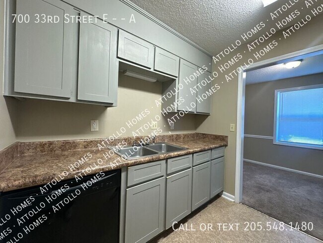 Building Photo - 700 E 33rd St