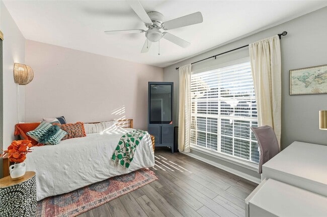 Building Photo - 3231 Allen Pkwy