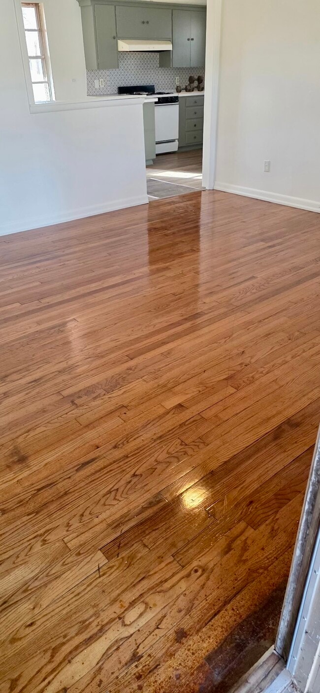 Building Photo - 601 N Sixth Street