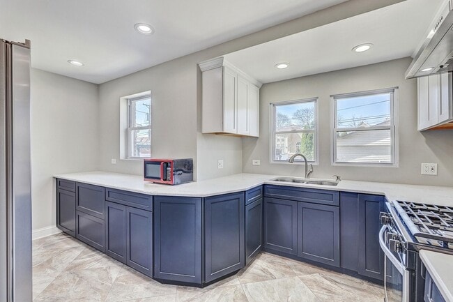 Building Photo - 1644 N 73rd Ct