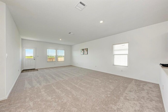 Building Photo - 611 Halfmoon Dr