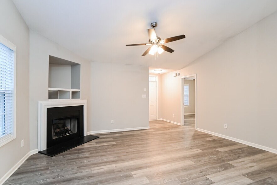 Building Photo - 3004 Great Falls Dr