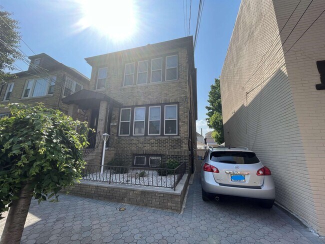 Primary Photo - 8115 5th Ave
