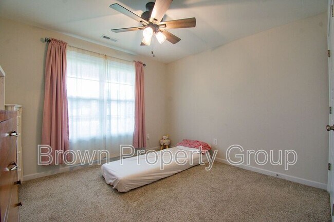 Building Photo - 1733 Ragsdale Rd