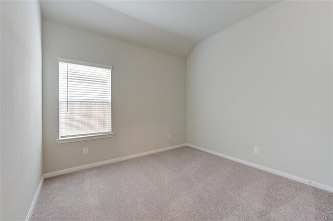 Building Photo - 3939 Sugardale St