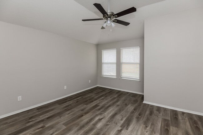 Building Photo - 360 Marsha St