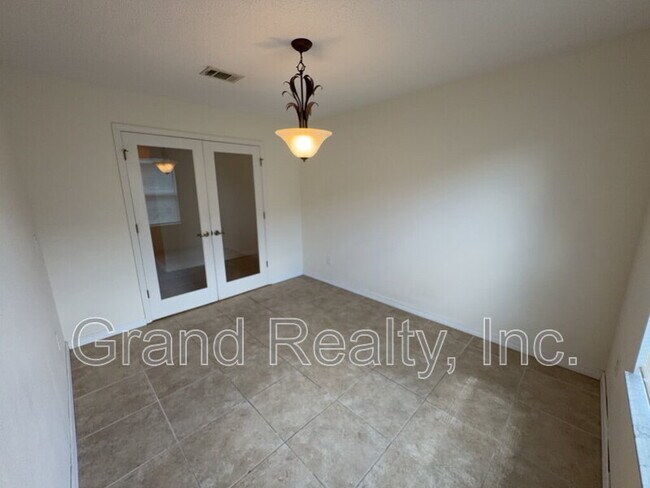 Building Photo - 4857 Makenna Cir