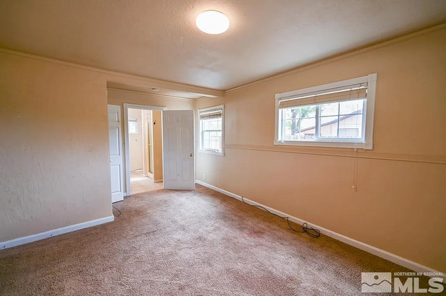 Building Photo - 215 Mule Deer Rd