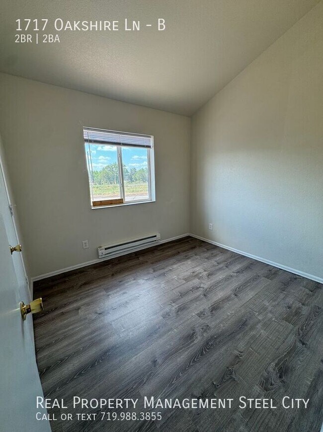 Building Photo - 1717 Oakshire Ln