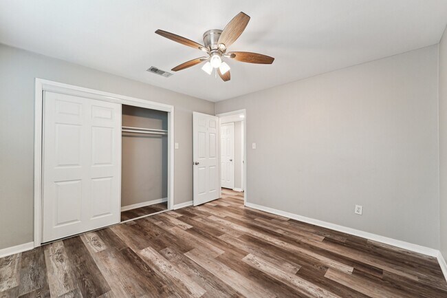 Building Photo - 9721 Debbie Ln