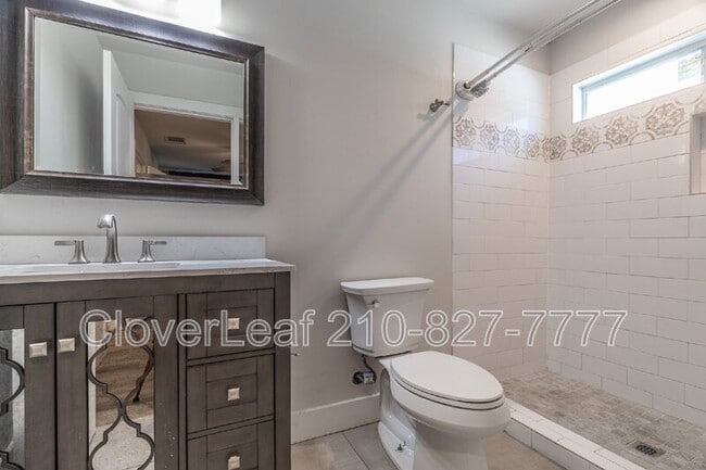 Building Photo - 139 Hansford St