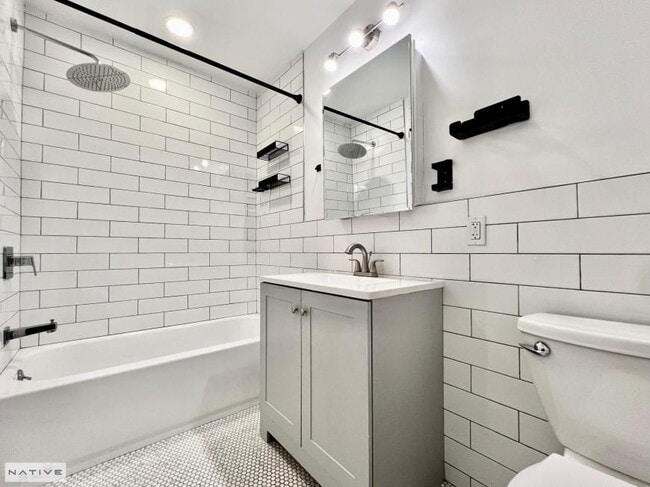 Building Photo - 1 bedroom in BROOKLYN NY 11222
